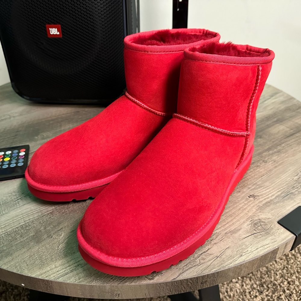 UGG Classic Mini Samba Red Suede Fur Boots Mens Size 11 *NEW WITH BOX*
